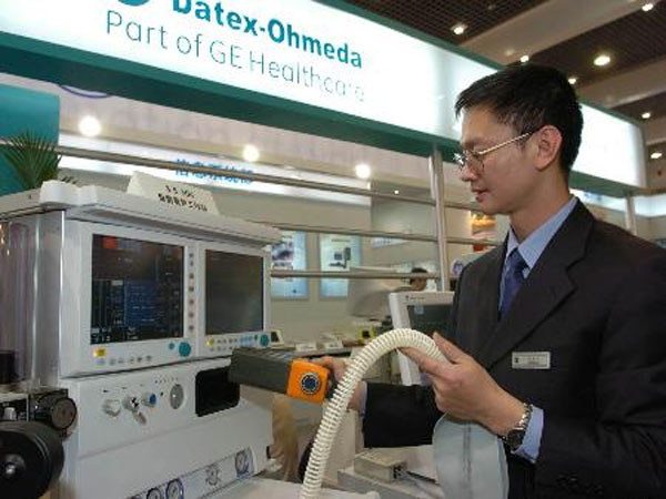 How new Google Nexus 10 compares with rivals